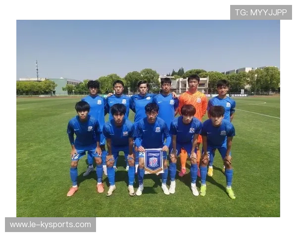 足球联赛在青训扶持中推动俱乐部与高校共建学训一体化项目，国家关于足球特色学校跟足球青训机构合作的文件